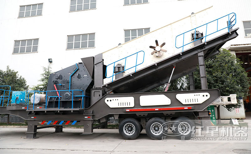 車(chē)載式移動(dòng)反擊破碎機(jī)實(shí)拍圖