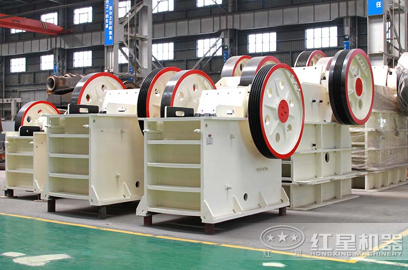 顎式破碎機(jī)（大型、小型任選擇）