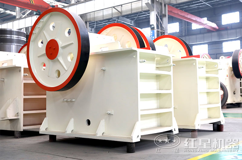 顎式破碎機(jī)體積小，破碎能力強(qiáng)