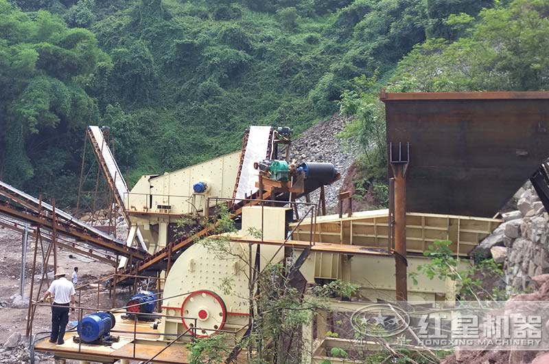 重錘式破碎機(jī)大錘頭、雙動(dòng)力，一機(jī)兩用