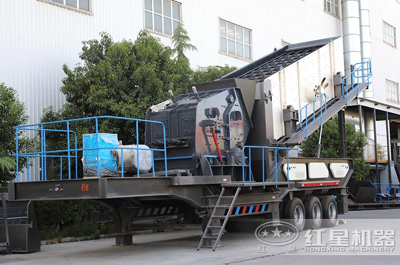 車載移動反擊式破碎機(jī)廠區(qū)實拍圖