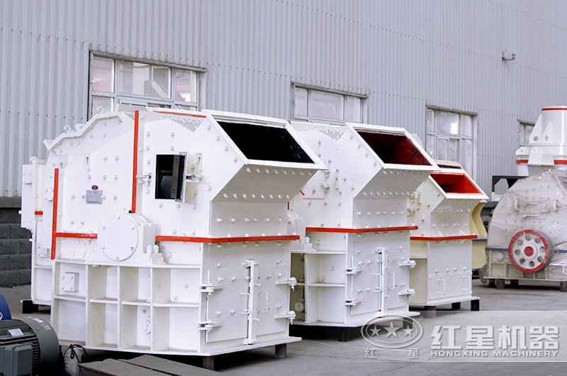 細(xì)碎制砂機(jī)車間實(shí)拍大圖，多種型號(hào)可選