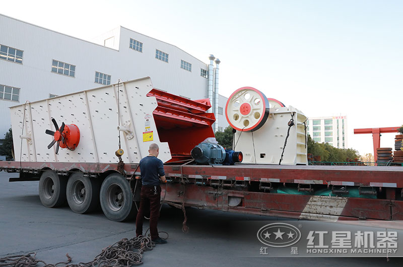 250×750細鄂破正在裝車，準備發(fā)往山東