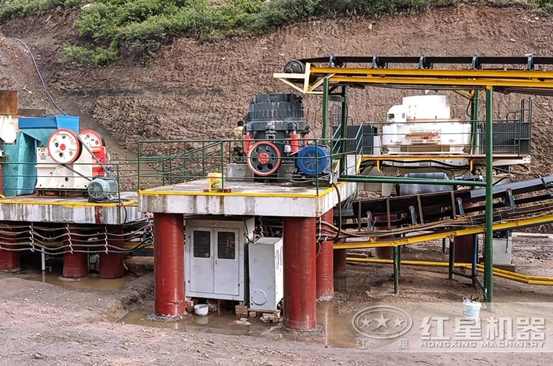 貴州客戶機制砂生產線現場，可配置洗砂機